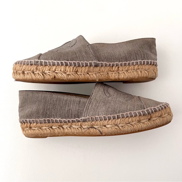 CHANEL | CC Logo Cap Toe Gray Denim Espadrille Loafer Slip On EU 35 - Picture 8 of 12